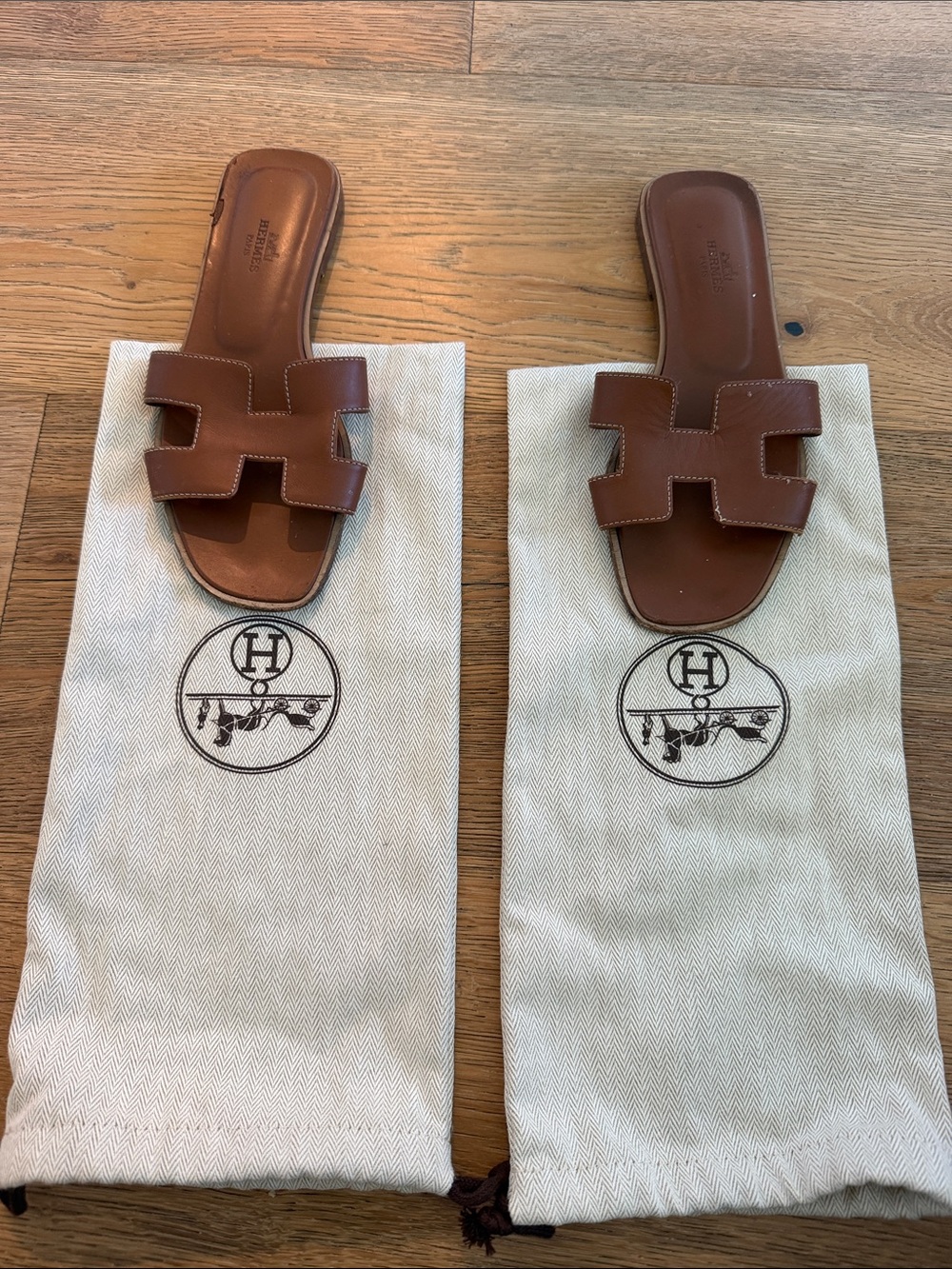 Hermès Oran Sandal Gold